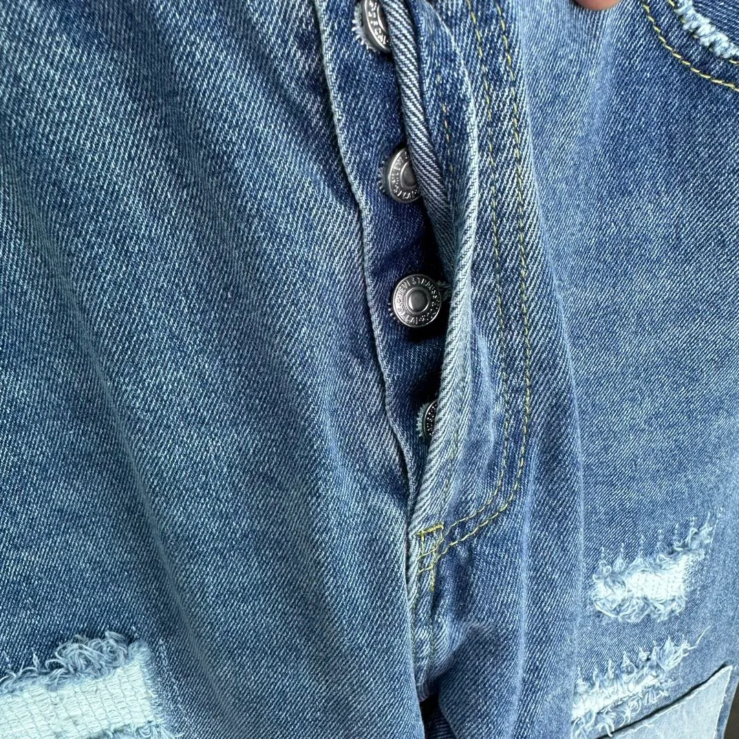 P310 GALLERY DEPT. 2025 new heavy-duty ripped patch washed jeans 🔥High version🔥High version🔥Top ceiling quality Styles with different washed textures are very friendly to people with thin legs and thick legs. The straight version is very flattering to the leg shape. Moderate length that never goes out of style, easy to match with casually, basic styling for various styles, a must-have in the wardrobe! The fabric is stiff but also makes the upper body soft without losing texture. The washing process is even more perfect. It is a must-have item for everyone! ! ! Washed wheat, tag, pants label, three labels complete Color: washed blue Size: 30, 31, 32, 33